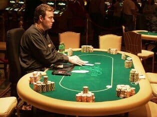 Poker Dealing Tips