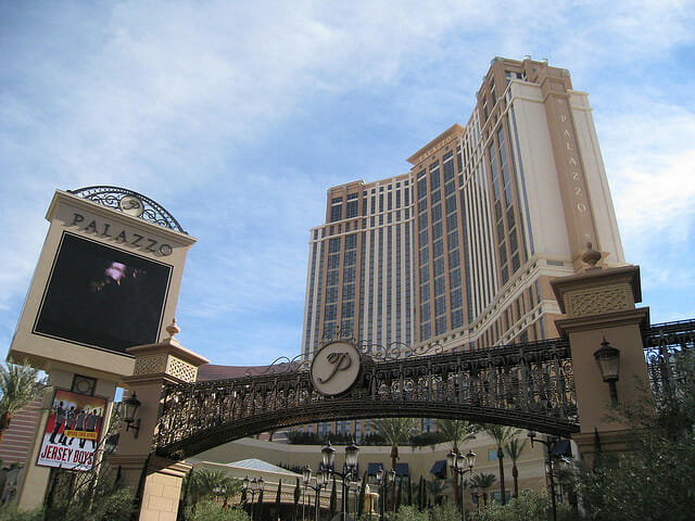 The Strip entrance to the Palazzo Parking Garage | Gamboool!