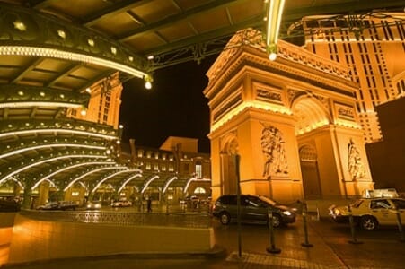 paris las vegas hotel casino parking