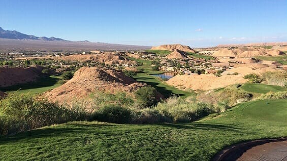 The golf courses in Mesquite are about 86 miles from the Las Vegas Strip