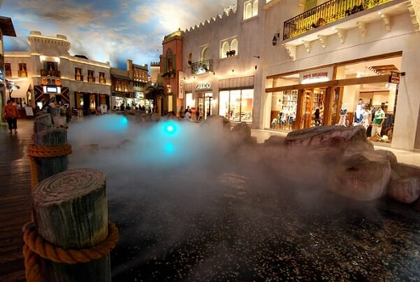 The fog and rainshow at the Miracle Mile Shops in Las Vegas