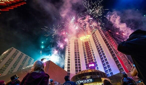 New Year S Eve Fireworks On Las Vegas Strip For 2021 2022 Viewing Parties