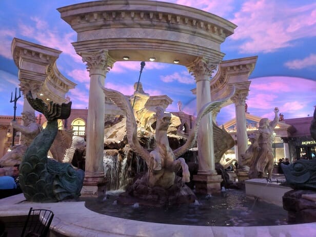 Forum Shops opened in Las Vegas 25 years ago today — PHOTOS