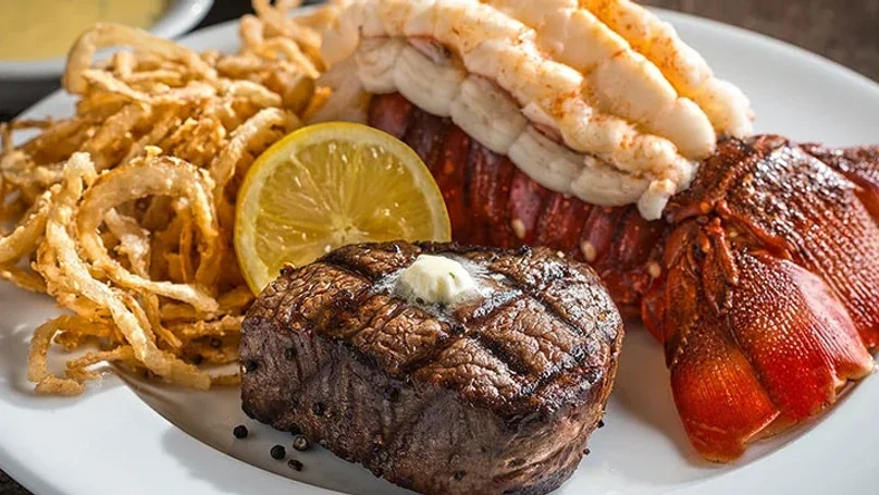 Dining image featured on CasaBlanca Resort and Casino’s official website.