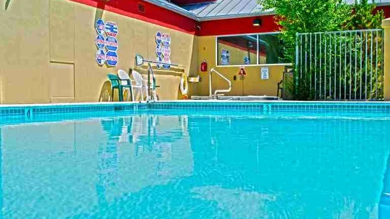 Pool and hot tub at Gold Ranch Casino & RV Resort in Verdi.