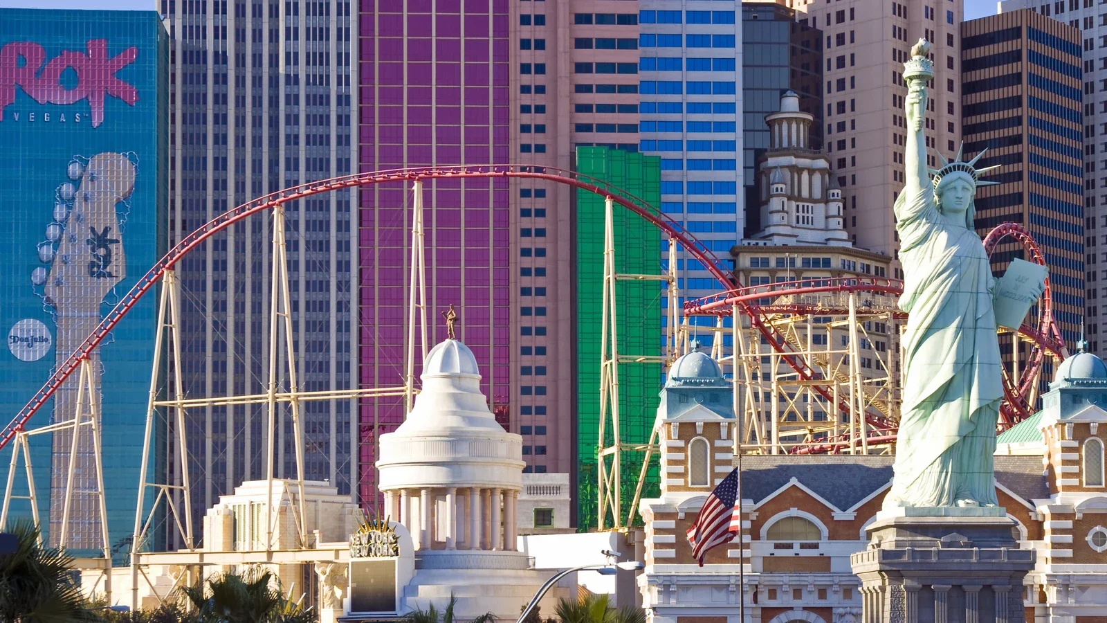 Park MGM Las Vegas pool photograph