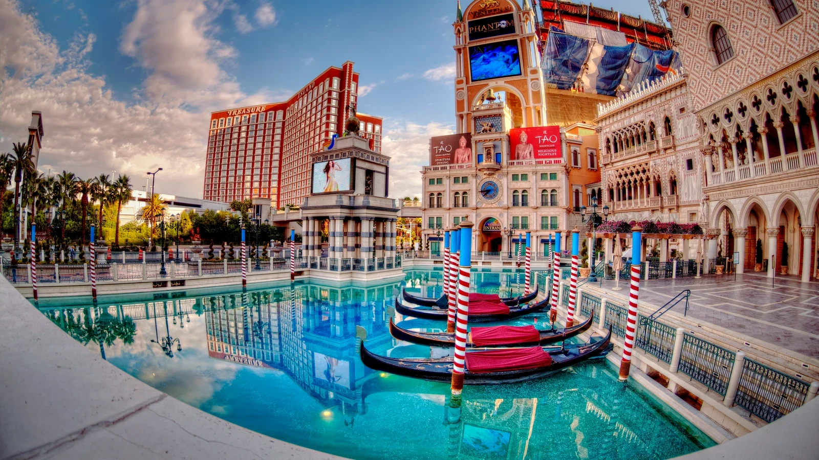 The Venetian Las Vegas pool photograph